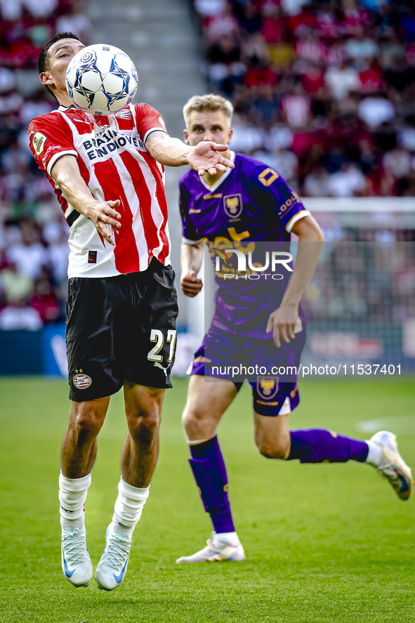 PSV player Hirving Lozano plays during the match PSV vs. Go Ahead Eagles at the Philips Stadium for the Dutch Eredivisie 4th round season 20...