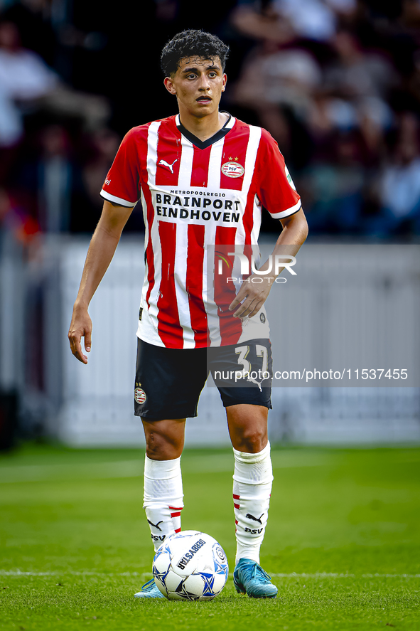 PSV player Richard Ledezma during the match between PSV and Go Ahead Eagles at the Philips Stadium for the Dutch Eredivisie 4th round season...