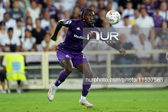 Moise Kean of ACF Fiorentina controls the ball during the Serie A Enilive match between ACF Fiorentina and AC Monza at Stadio Artemio Franch...