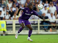 Moise Kean of ACF Fiorentina controls the ball during the Serie A Enilive match between ACF Fiorentina and AC Monza at Stadio Artemio Franch...