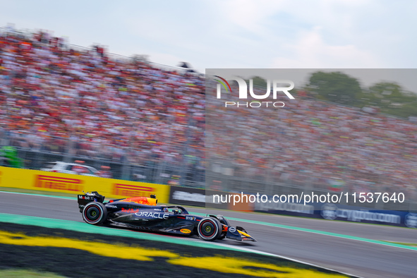 Max Verstappen of the Netherlands drives the Oracle Red Bull Racing RB20 during the Race of the Formula 1 Pirelli Gran Premio d'Italia 2024...