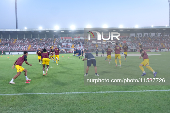 US Salernitana 1919 warms up during the Italian Serie B soccer championship match between Mantova Calcio 1911 and US Salernitana 1919 at Dan...