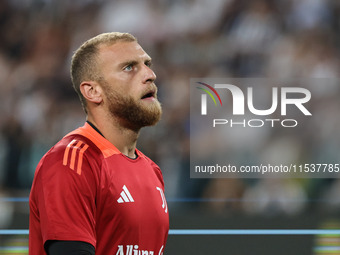 Michele Di Gregorio during the Serie A 2024-2025 match between Juventus and Roma in Turin, Italy, on September 1, 2024 (