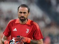 Carlo Pinsoglio during the Serie A 2024-2025 match between Juventus and Roma in Turin, Italy, on September 1, 2024 (