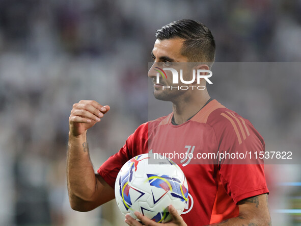 Mattia Perin during the Serie A 2024-2025 match between Juventus and Roma in Turin, Italy, on September 1, 2024 