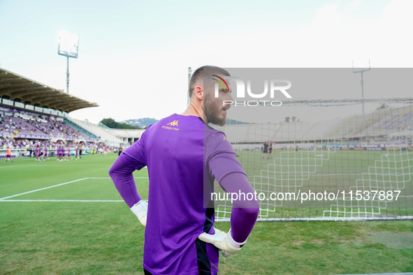 David De Gea of ACF Fiorentina looks on during the Serie A Enilive match between ACF Fiorentina and AC Monza at Stadio Artemio Franchi on Se...