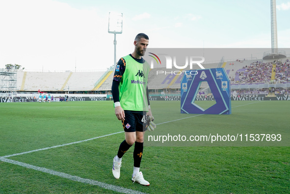 David De Gea of ACF Fiorentina looks on during the Serie A Enilive match between ACF Fiorentina and AC Monza at Stadio Artemio Franchi on Se...