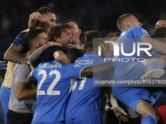 Antonio Conte, coach of Napoli, celebrates after Frank Zambo Anguissa of Napoli scores their first goal during the Serie A soccer match betw...