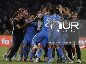 Antonio Conte, coach of Napoli, celebrates after Frank Zambo Anguissa of Napoli scores their first goal during the Serie A soccer match betw...