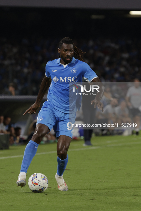 Frank Zambo Anguissa of Napoli controls the ball during the Serie A soccer match SSC Napoli vs. Parma Calcio at Stadio Maradona in Naples, I...