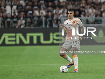 Gianluca Mancini during the Serie A 2024-2025 match between Juventus and Roma in Turin, Italy, on September 1, 2024 (