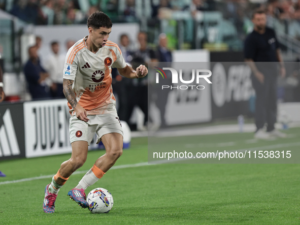 Matias Soule during the Serie A 2024-2025 match between Juventus and Roma in Turin, Italy, on September 1, 2024 