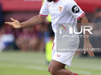 Chidera Ejuke of Sevilla FC runs with the ball during the La Liga EA Sports match between Sevilla FC and Girona CF at Nuevo Mirandilla in Se...