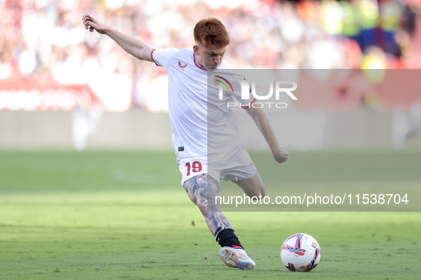 Valentin Barco of Sevilla FC hits the ball during the La Liga EA Sports match between Sevilla FC and Girona CF at Nuevo Mirandilla in Sevill...