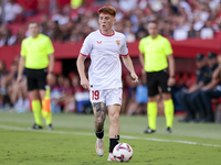 Valentin Barco of Sevilla FC runs with the ball during the La Liga EA Sports match between Sevilla FC and Girona CF at Nuevo Mirandilla in S...