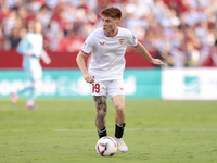 Valentin Barco of Sevilla FC passes the ball during the La Liga EA Sports match between Sevilla FC and Girona CF at Nuevo Mirandilla in Sevi...