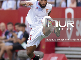 Chidera Ejuke of Sevilla FC controls the ball during the La Liga EA Sports match between Sevilla FC and Girona CF at Nuevo Mirandilla in Sev...