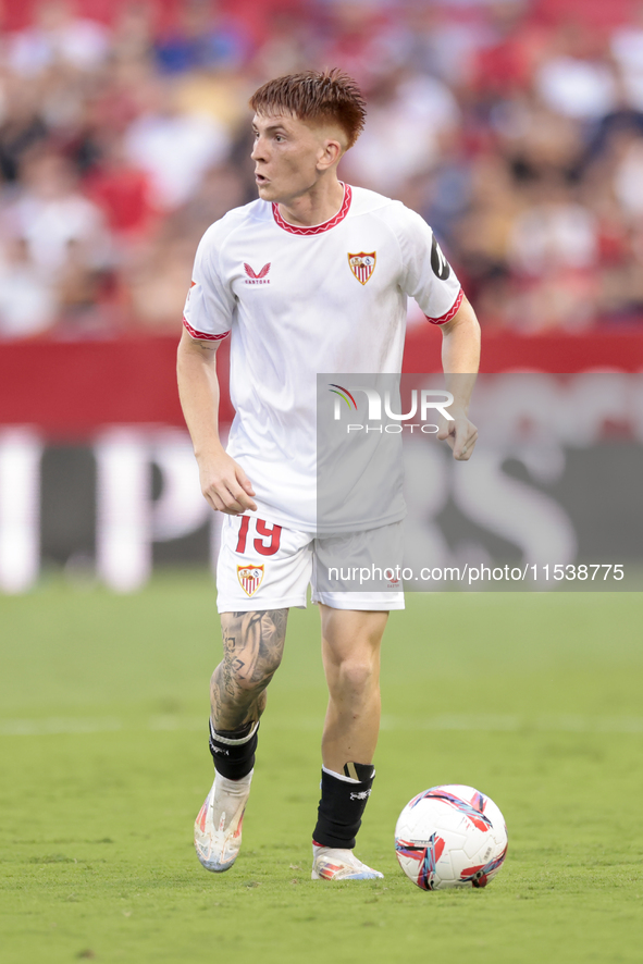 Valentin Barco of Sevilla FC runs with the ball during the La Liga EA Sports match between Sevilla FC and Girona CF at Nuevo Mirandilla in S...