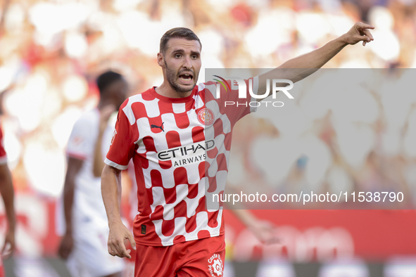 Abel Ruiz of Girona FC reacts to a missed opportunity during the La Liga EA Sports match between Sevilla FC and Girona CF at Nuevo Mirandill...