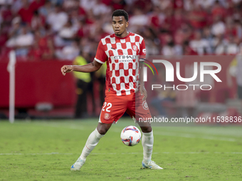 Jhon Solis of Girona FC controls the ball during the La Liga EA Sports match between Sevilla FC and Girona CF at Nuevo Mirandilla in Seville...