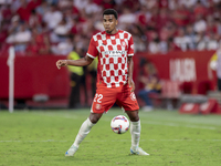 Jhon Solis of Girona FC controls the ball during the La Liga EA Sports match between Sevilla FC and Girona CF at Nuevo Mirandilla in Seville...