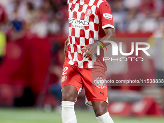 Jhon Solis of Girona FC runs with the ball during the La Liga EA Sports match between Sevilla FC and Girona CF at Nuevo Mirandilla in Sevill...