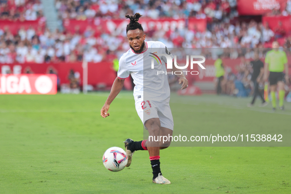 Chidera Ejuke of Sevilla FC controls the ball during the La Liga EA Sports match between Sevilla FC and Girona CF at Nuevo Mirandilla in Sev...