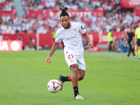 Chidera Ejuke of Sevilla FC controls the ball during the La Liga EA Sports match between Sevilla FC and Girona CF at Nuevo Mirandilla in Sev...