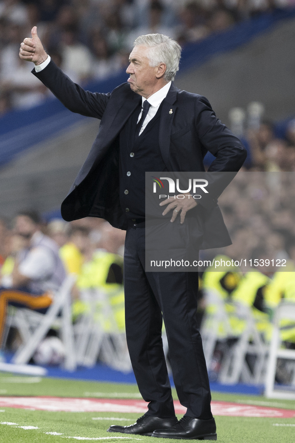 Real Madrid coach Carlo Ancelotti during the La Liga 2024/25 match between Real Madrid and Real Betis at Santiago Bernabeu Stadium in Madrid...