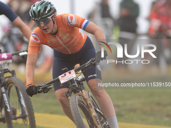 Anne Tauber of the Netherlands competes in the UCI Mountain Bike World Championships Women in Pal Arinsal, Andorra, on September 1, 2024. (