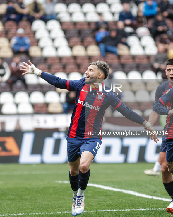 Ivan Leguizamon of San Lorenzo celebrates after scoring the first goal of his team during a match between Platense and San Lorenzo as part o...