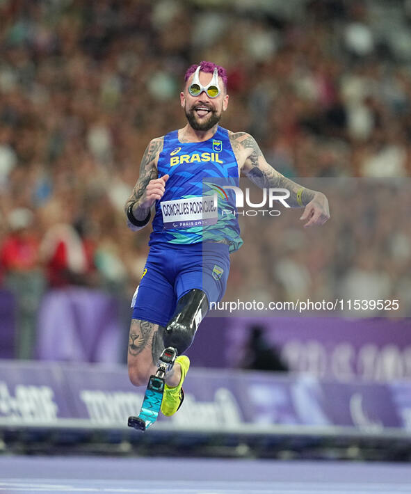 Rodrigues Goncalves Vinicius of Brazil in action in Men's 100m - T63 Round 1 during the Paris 2024 Paralympic Games at Stade de France on Se...