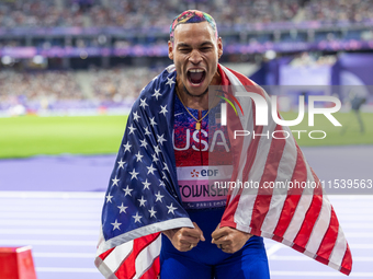 Roderick Townsend-Roberts of the United States of America reacts after he wins the gold medal during the Men's High Jump - T47 at Stade de F...