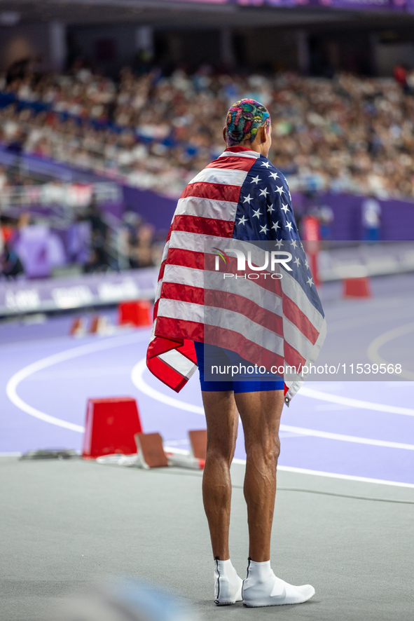 Roderick Townsend-Roberts of the United States of America reacts after he wins the gold medal during the Men's High Jump - T47 at Stade de F...