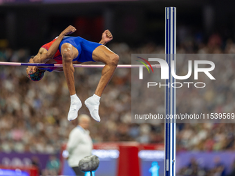 Roderick Townsend-Roberts of the United States of America competes in the Men's High Jump - T47 at Stade de France during the Paris 2024 Par...