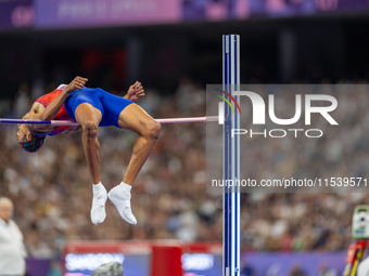 Roderick Townsend-Roberts of the United States of America competes in the Men's High Jump - T47 at Stade de France during the Paris 2024 Par...