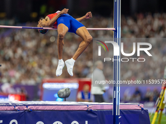 Roderick Townsend-Roberts of the United States of America competes in the Men's High Jump - T47 at Stade de France during the Paris 2024 Par...