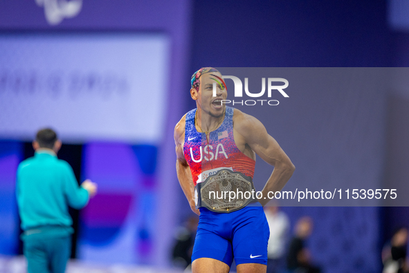 Roderick Townsend-Roberts of the United States of America reacts after he wins the gold medal during the Men's High Jump - T47 at Stade de F...