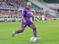 Domilson Cordeiro Dos Santos Dodo of ACF Fiorentina controls the ball during the Italian Serie A football match between ACF Fiorentina and A...