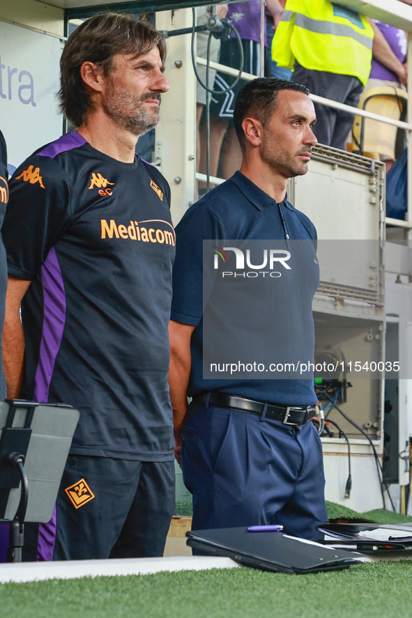 Head Coach Raffaele Palladino of ACF Fiorentina looks on during the Italian Serie A football match between ACF Fiorentina and A.C. Monza in...