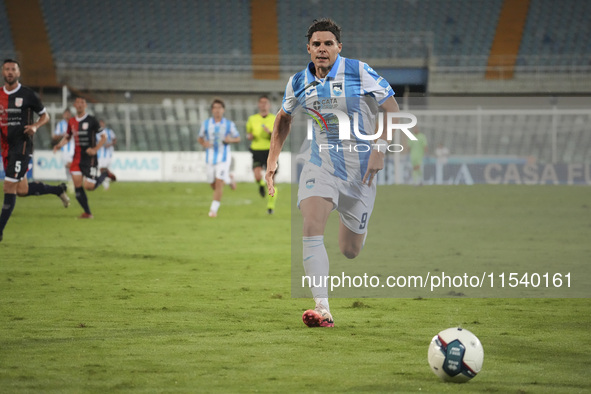 Edoardo Vergani of Delfino Pescara 1936 is in action during the Serie C NOW match between Delfino Pescara 1936 and Torres at Stadio Adriatic...