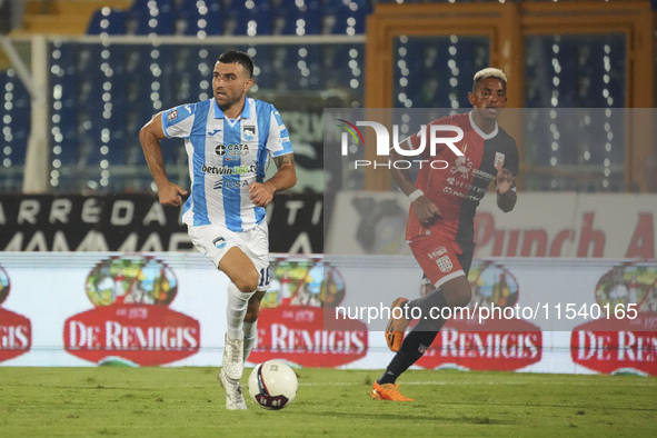 Carlo Crialese of Delfino Pescara 1936 is in action during the Serie C NOW match between Delfino Pescara 1936 and Torres at Stadio Adriatico...