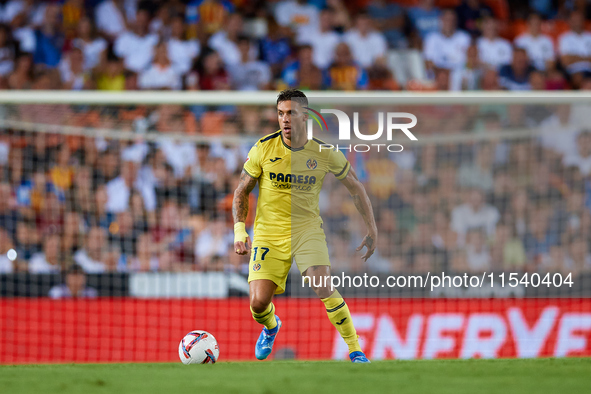 Kiko Femenia of Villarreal CF is in action during the LaLiga EA Sports match between Valencia CF and Villarreal CF at Mestalla stadium in Va...