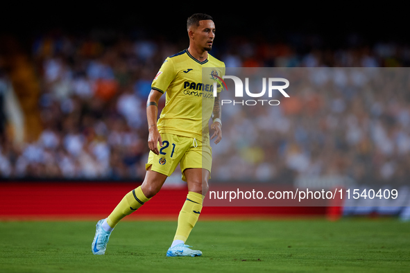 Yeremy Pino of Villarreal CF runs during the LaLiga EA Sports match between Valencia CF and Villarreal CF at Mestalla stadium in Valencia, S...