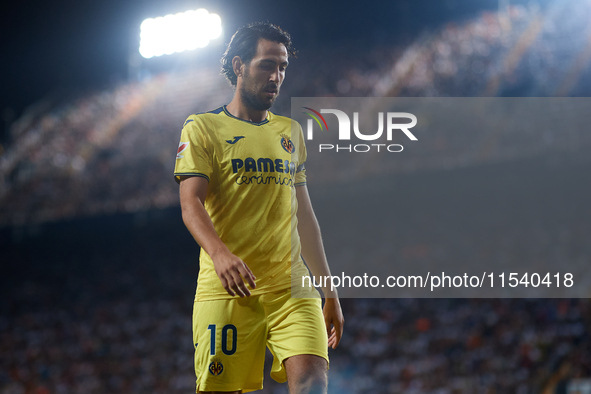 Dani Parejo of Villarreal CF looks on during the LaLiga EA Sports match between Valencia CF and Villarreal CF at Mestalla stadium in Valenci...