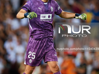 Giorgi Mamardashvili of Valencia CF reacts during the LaLiga EA Sports match between Valencia CF and Villarreal CF at Mestalla stadium in Va...