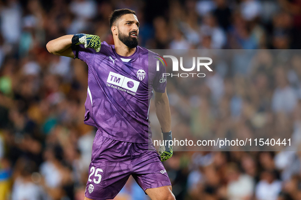 Giorgi Mamardashvili of Valencia CF reacts during the LaLiga EA Sports match between Valencia CF and Villarreal CF at Mestalla stadium in Va...