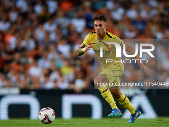 Kiko Femenia of Villarreal CF is in action during the LaLiga EA Sports match between Valencia CF and Villarreal CF at Mestalla stadium in Va...