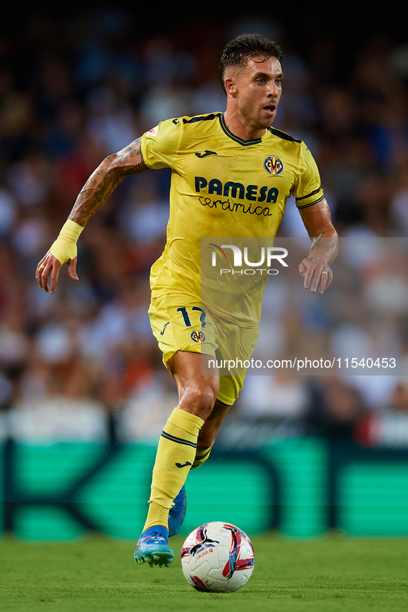 Kiko Femenia of Villarreal CF is in action during the LaLiga EA Sports match between Valencia CF and Villarreal CF at Mestalla stadium in Va...