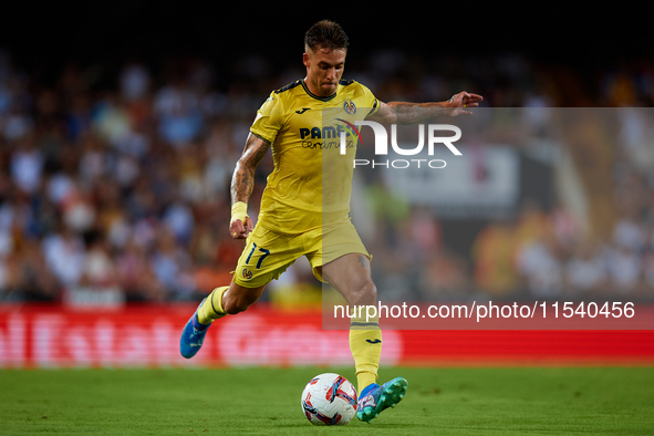 Kiko Femenia of Villarreal CF is in action during the LaLiga EA Sports match between Valencia CF and Villarreal CF at Mestalla stadium in Va...